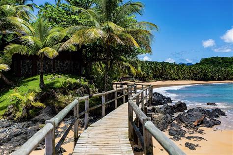 São Tomé – Travel guide at Wikivoyage.